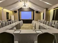 Jiande Man Coral Hot Spring Resort Hotel Hotels in Jiande