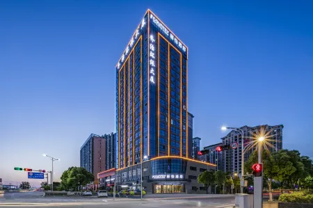 Country Inn & Suites by Radisson, Jiujiang BALIHU International Automobile City Отели рядом с достопримечательностью «Jiangxi Vocational College of Finance and Economics Balihu Campus»