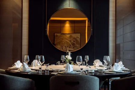 POSHER HOUSE Отели рядом с достопримечательностью «Xinjiang University of Engineering (Tianjin Road Campus)»