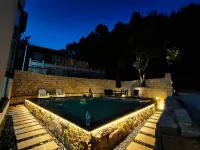 Yixinju Hostel - piscina
