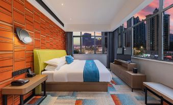 Dongchen Holiday Hotel (Yichang Yiling Wanda Square)