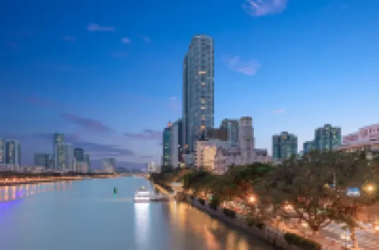 Yimi Apartment (Guangzhou 13 Hangyi De Road Subway Station) Hotel di 