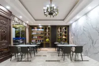 Blue Diamond Hotel (Guigang West Bus Station)