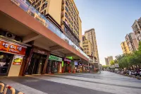 艾住影音公寓（大學城店） 鄰近漳州市體育場的酒店