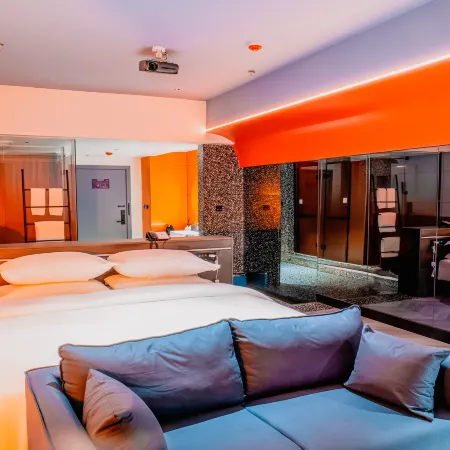 Xishui Yaroman City B&B Hotel