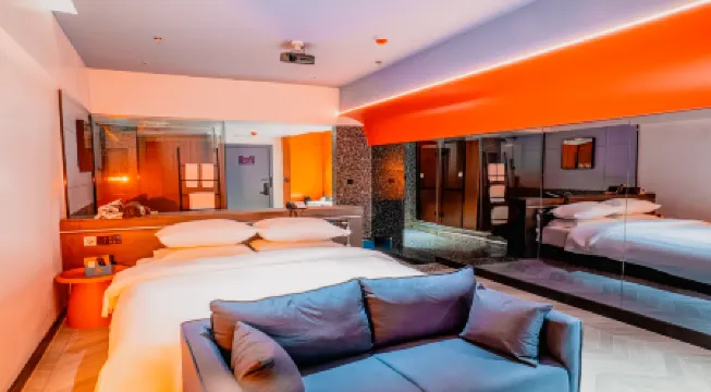 Xishui Yaroman City B&B Hotel