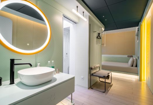 4. 아투어X 호텔 ..