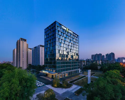 Home2 Suites by Hilton Wuhan High-speed Railway Station Qingshan Hotels near Beach Park