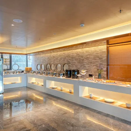 LAVANDE Hotels (Zhaoqing Sihui Hi-tech Zone Dawang Light Rail Station Branch)