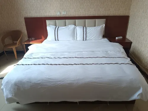 Qujing Xingwang Hotel - Bintang 2