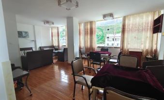 Longlong Hotel