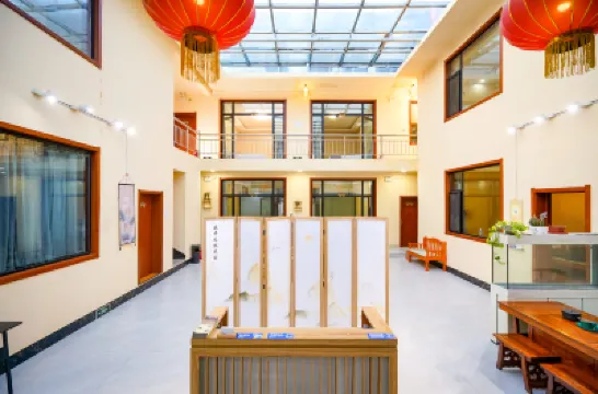 五台山花開忘憂民宿（廣化寺店） 五台山廣化寺附近的飯店