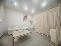 Yiyue Hotel (Lanzhou Gaotie Xikezhan Zhongtianjian Square)