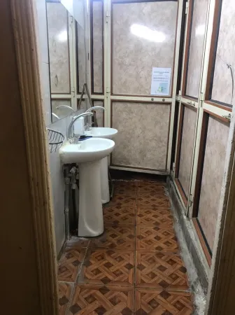 Safary Hotel Отели рядом с достопримечательностью «Sha'ar Hashamayim Synagogue»