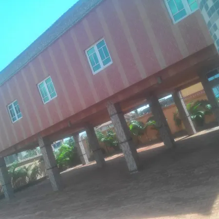 Hotel Geneza
