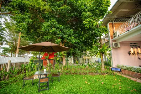 FA House by the Beach Отели рядом с достопримечательностью «Blue Whale Cruise Sdn. Bhd. - Penang»