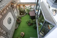 Dali , Fairy Tale Tree House (Canger Avenue Store) Hotel in zona Dali University Gymnasium
