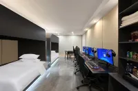HiGo E-sports Hotel (Xinyang Railway Station Tianrun Plaza) - Esports