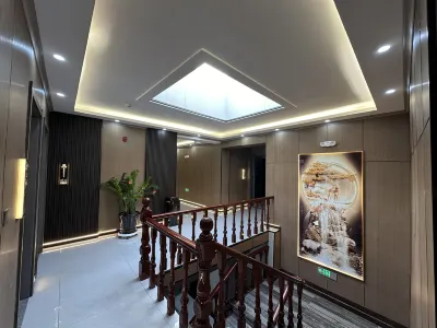Tianyi Hotel (Mohe Ballroom) Hotels near Arctic Island Scenic Area - Silver Ring Island