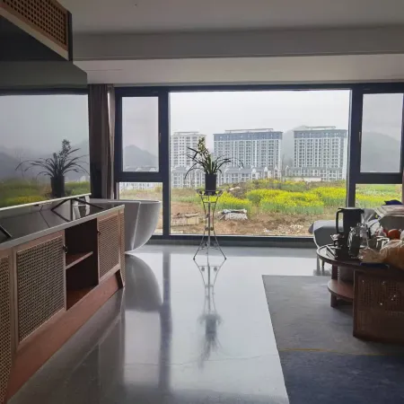 No. 9 Courtyard Homestay (Qimen HSR South Station)