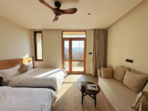 Yimeng Suji Caoshe (Mengshan Renjia Scenic Area)