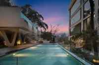 Yangshuo Shanli Shanwai • Secret Valley Resort Hotel (Near the Ten Mile Gallery and Yulong River)