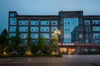 Manxin esports cinema hotel (Suining station Chengbei passenger station branch) - parking