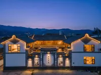 Shaxi Ancient Town Zhulü Homestay - parking