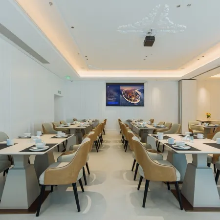 Vienna International Hotel (Tiantai Jigong Former Residence Scenic Area)