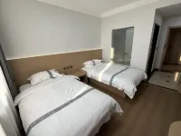 Louqiang Holiday Hotel - parking