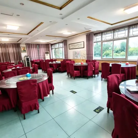 Xibaipo Jinbo Lake Guest House