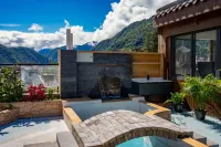 Yuanli Kunju Homestay (Hailuogou Moxi Ancient Town) - New