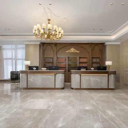 Vienna International Hotel (Ganzi Litang National Highway 318)