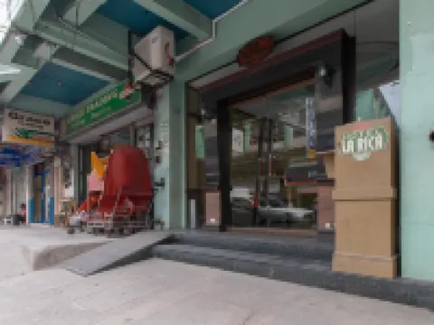 レッドドアーズ @ ダウンタウン タクロバン タクロバンのホテル