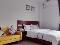珠海港澳度假公寓 - 山景精品大床房