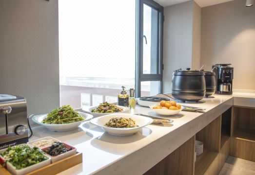 Pinjia Hotel (Taiyuan Vientiane City Jinyang Lake International Convention and Exhibition Center)Hotel Overview