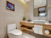 Yitel Zhishang Hotel (Harbin Railway Station Museum Subway Station) Hotels near Hongbo Square