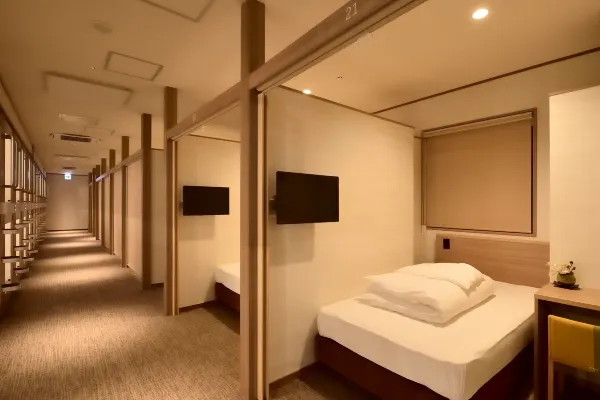 膠囊旅館, 大阪難波 J-SH大阪難波 J-SHIP 膠囊酒店IP 膠囊酒店