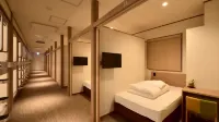 キャビン＆カプセルホテル J-SHIP大阪難波 - カプセルホテル