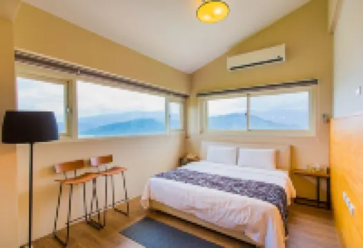 Sun Hola Villa Hotels near Qilan Forest Recreation Area