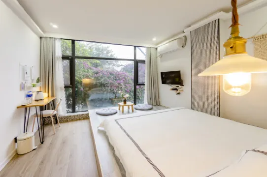 Huali Travel Jiangjing Inn (Guilin Railway Station)