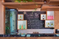 โรงแรมทับแขก ซันเซ็ท บีช รีสอร์ท - ที่มีบาร์