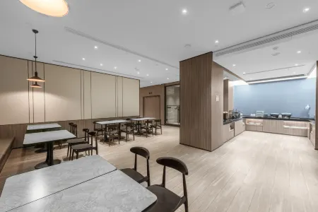 HanTing Hotel (Xi'an Zhouzhi Bus Station) Отели в г. Чжоучжи