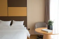 Chonpines Hotel (Leshan Giant Buddha) Hotels in Leshan