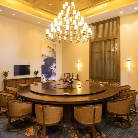 Emei Mountain ROYAL·Yuzquan Bay Hot Spring Hotel