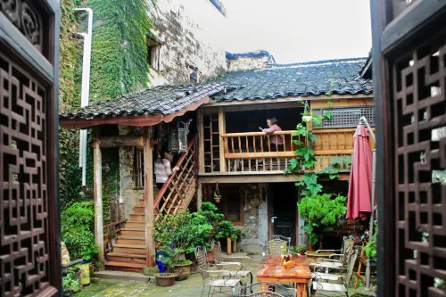Xi Street Courtyard B&B (Huangshan Tunxi Old Street Liyang Old Street Scenic Spot Store)