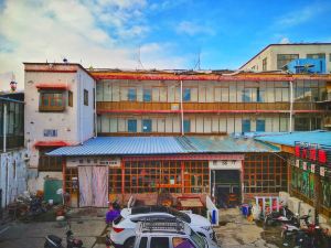 Lhasa West Space capsule International Youth Hostel