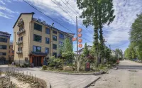 Xiju Hostel Hotels near Ancient Weir Home of Painting