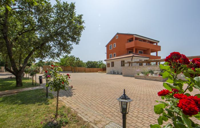 Hotel Natura Vilanija