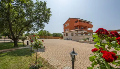 Hotel Natura Vilanija Hotel di Lovrecica
